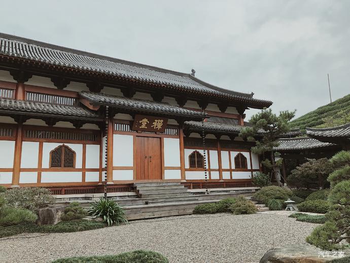 彻通义被派遣到中国巡拜江南寺庙,游历回国后编制了《五山十刹图》,后