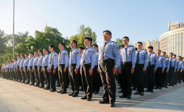 选辅警的人多是有原因的