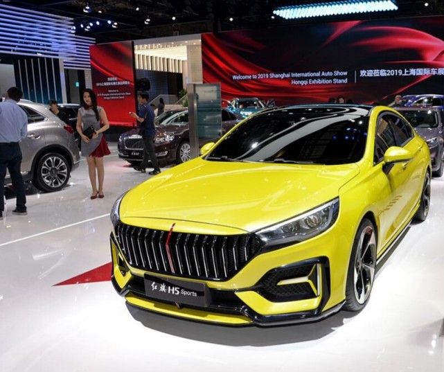 首台运动版红旗h5亮相,预售14.58万,1.5t油耗6升,比雅阁帅气