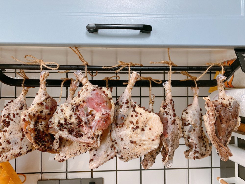 做腊鸭腿不能直接抹白酒,多做2步,没腥味咸香可口,保存时间久_腾讯