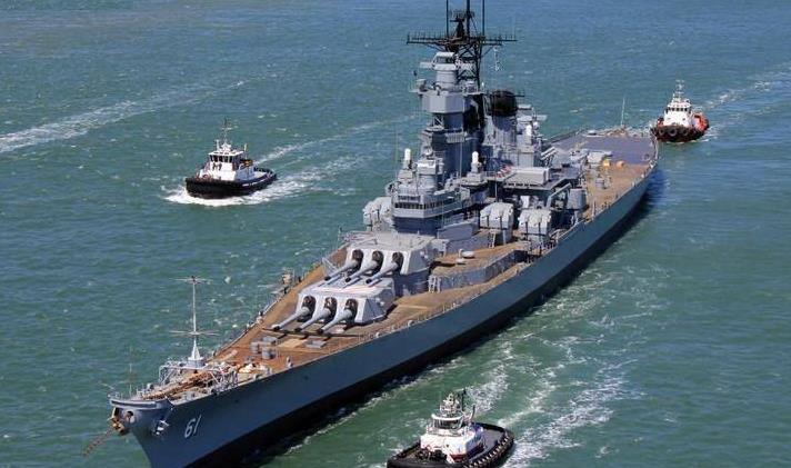 现代战舰不用导弹能不能打的过"依阿华"级战列舰?_腾讯新闻