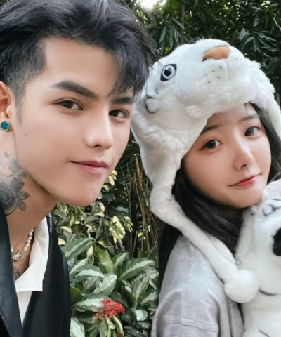 殷世航求婚套路璐,何婧婧再次发文提旧恋情,做回自己不容易_腾讯新闻