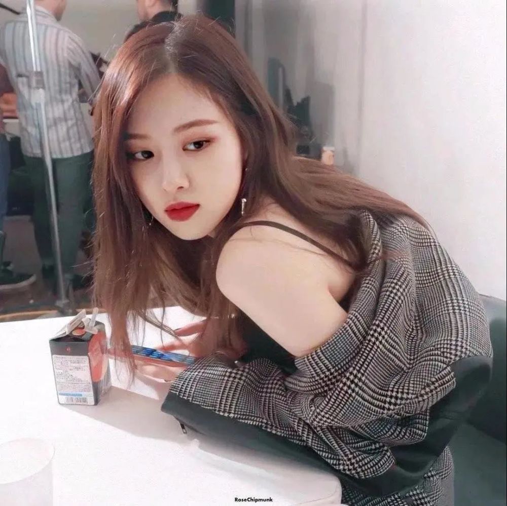 rosé|樸彩英頭像壁紙