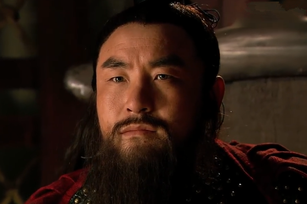 大刀关胜的忠义之举:忠义堂上怒斩段景住,监牢中痛斥宋江_腾讯新闻