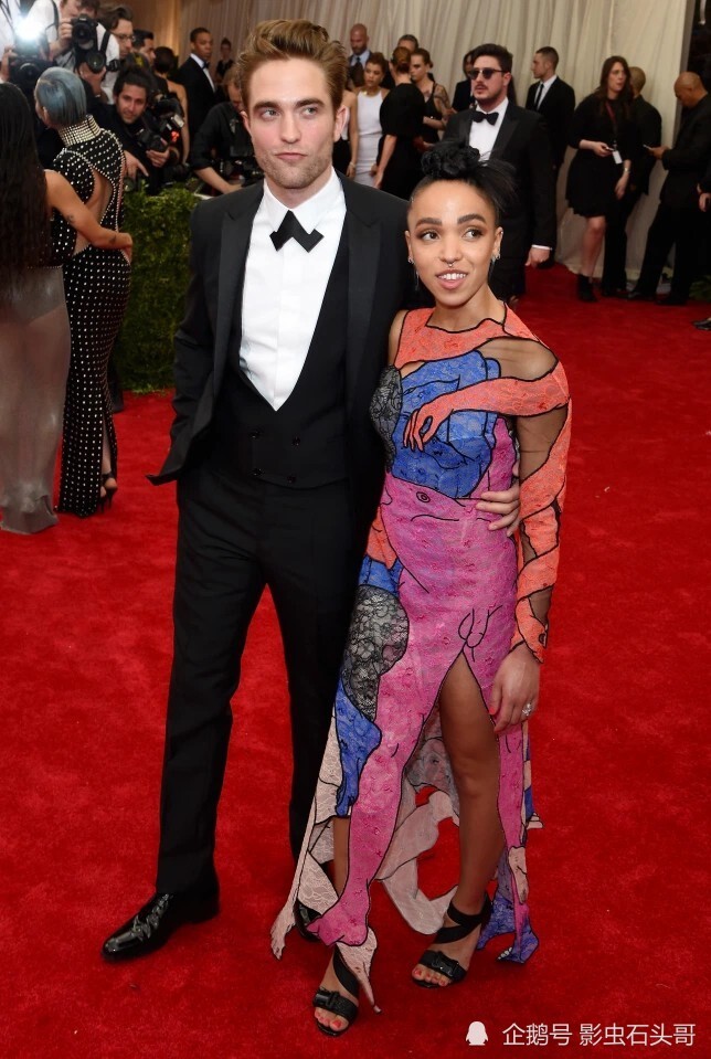 希亚·拉博夫又惹事,前女友起诉他"性暴力",还被爆杀死流浪狗_腾讯