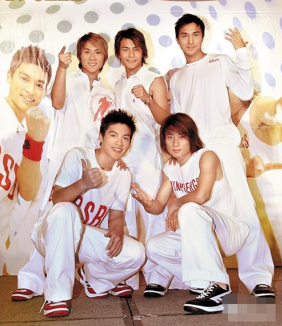 5566出道十八年,如今已算是过气组合,五位成员解散后各奔前程,个人