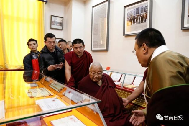 甘肃民族师范学院赛仓教授教学与学术团队成果陈列室揭牌成立