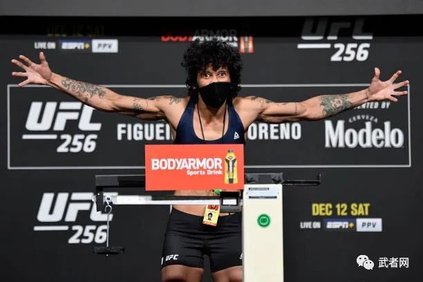 ufc256赛前称重图集明天上午pptv直播