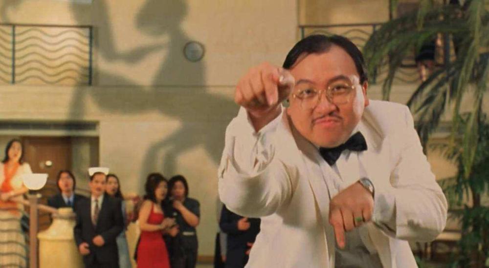 周星驰《少林寺》中,李连杰饰演的小和尚十分讨喜,用螳螂拳对敌让人