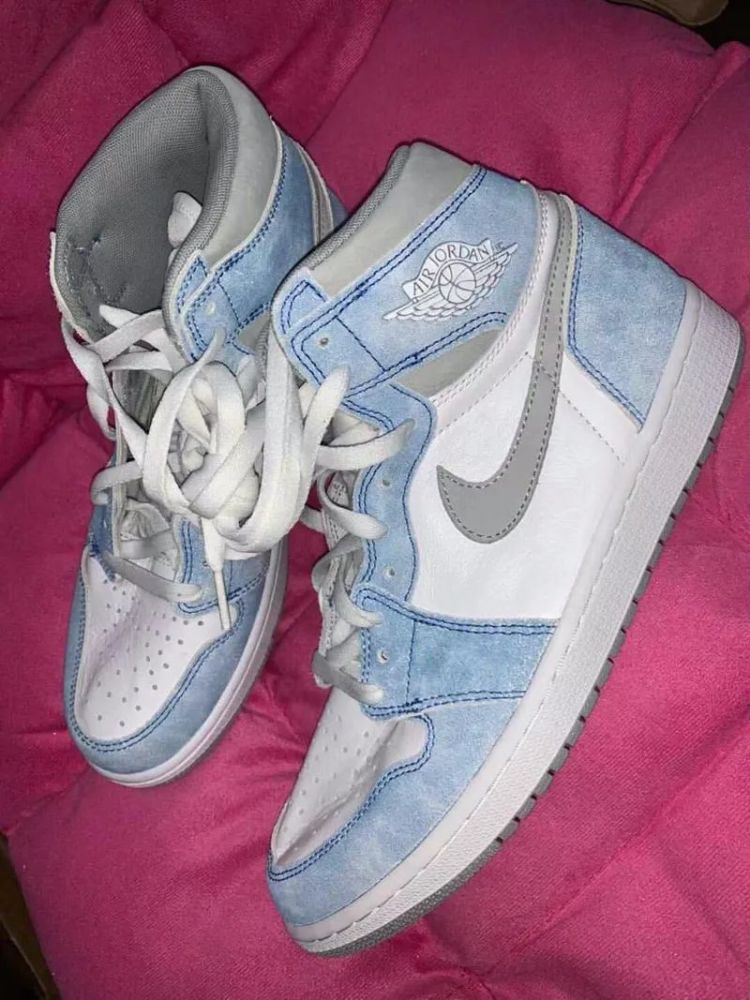 雾霾蓝 aj1 实物曝光!