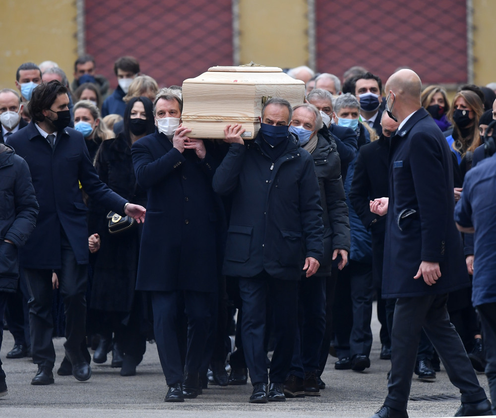 体育意大利足坛名宿保罗罗西的葬礼举行