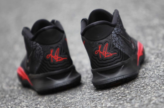 kyrie 7全新配色将问世 经典黑红鞋身质感无敌