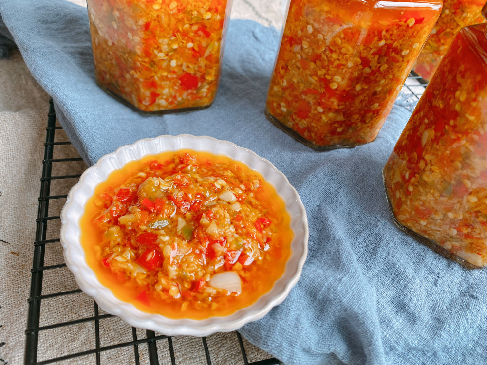 坏,如果是冰箱冷藏保存能保存时间更久,而且这样做出来的辣酱辣味适中