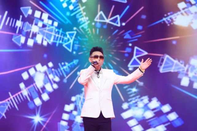 《还珠格格》容嬷嬷扮演者:李明启老师星光大道 著名歌手:乌克兰吉米