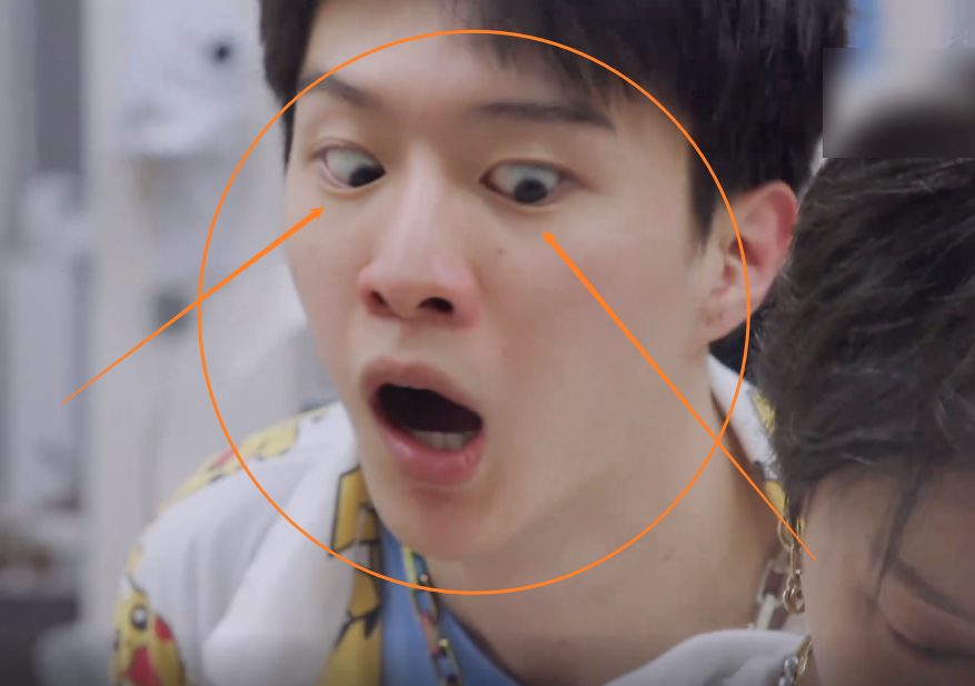 刘雨昕把排骨烧焦范丞丞反应太真实确定不进行一下表情管理