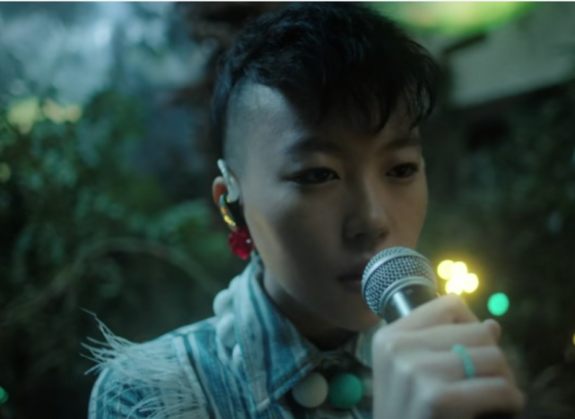 窦靖童近照神似亲爹窦唯曝王菲有悲观想法我慢慢理解她