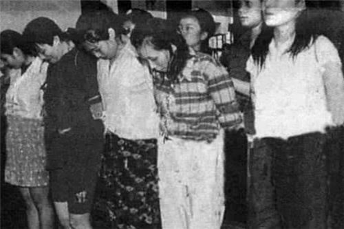 80年代严打下的男摄影师 因与女性跳了一支舞 却丢掉了17年青春 腾讯新闻