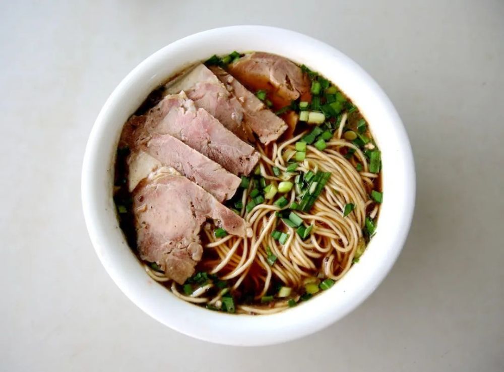 寒意袭来~是时候来一碗热腾腾的羊肉面啦