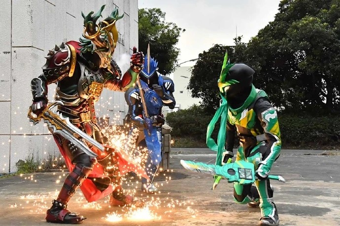 假面骑士圣刃十五集预告王剑重新降临主角团艰难应战