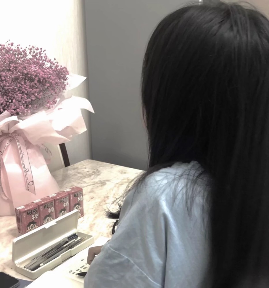 不露脸女生头像/你是我心甘情愿的一场遗憾