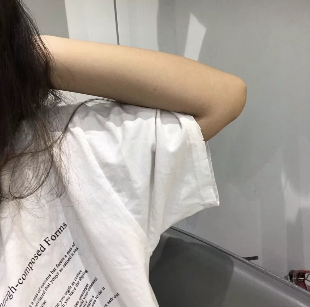 不露脸女生头像/你是我心甘情愿的一场遗憾