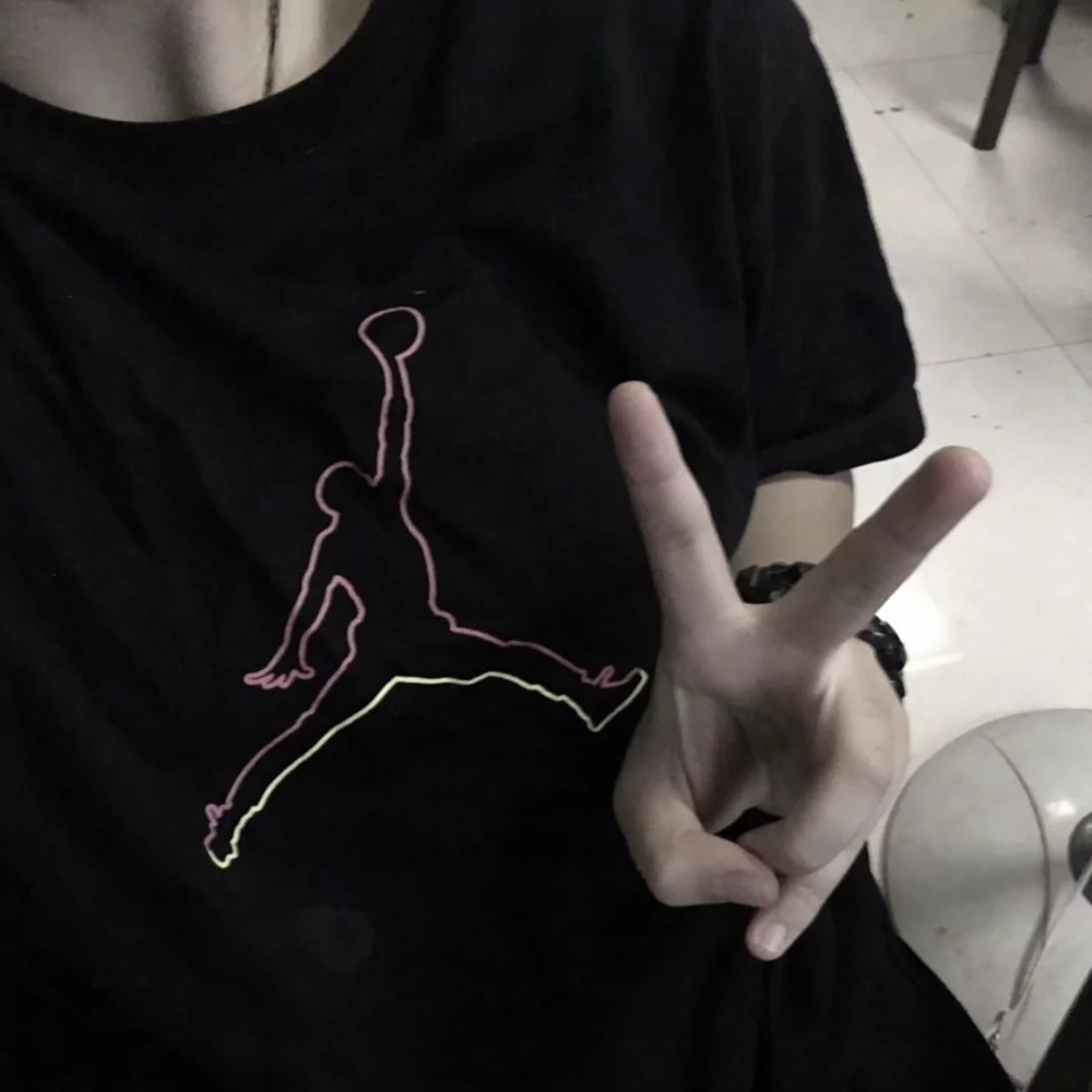 不露脸女生头像/你是我心甘情愿的一场遗憾