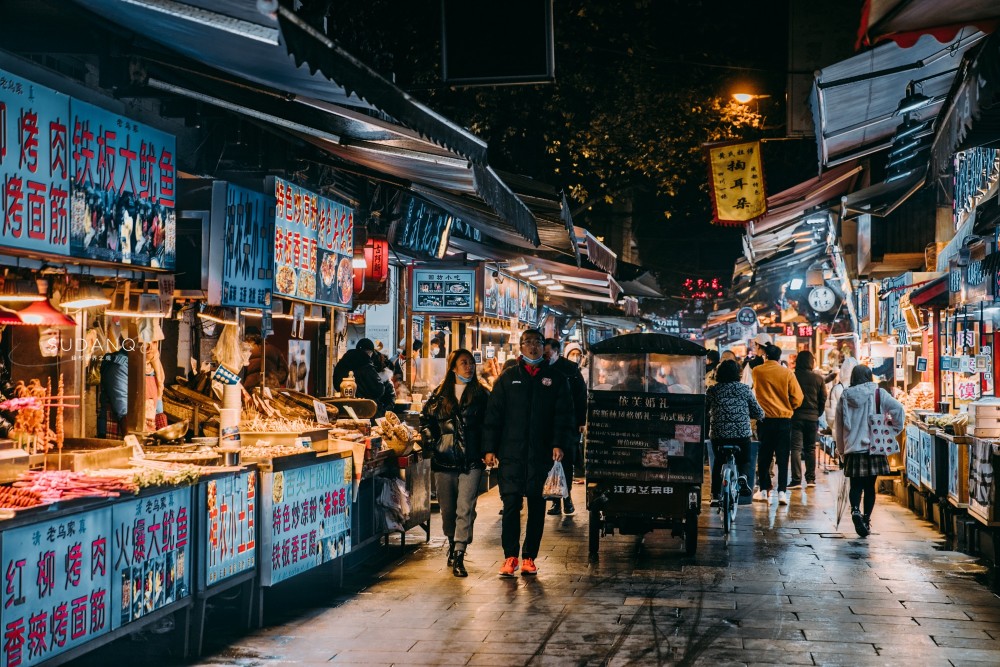 没有一条街,能像西安回民街那样:突然温暖了整个冬天_腾讯新闻