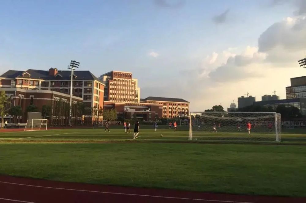 校训丨南洋中学俭朴好学自主求实