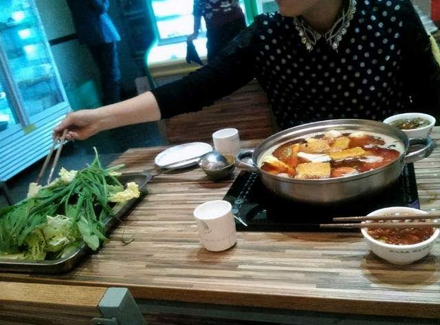 吃火锅舍不得2元的纸巾,情人节5.2元红包,我男友,现已分_腾讯新闻