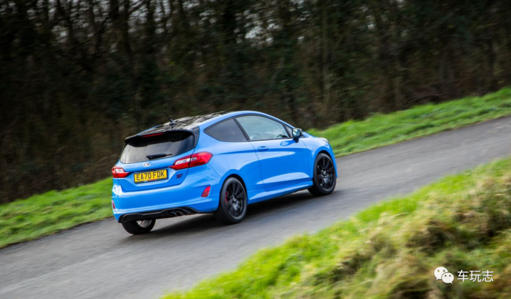 全新福特嘉年华st小钢炮:三缸魅力双门两厢车的乐趣_腾讯新闻
