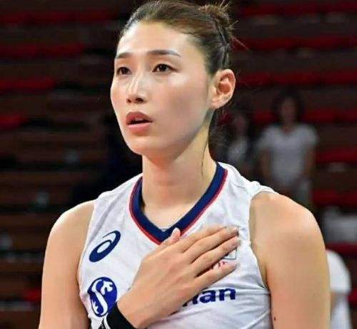 女排王佳筝精致妆容参赛遭非议只要有度而不过个人有美的自由