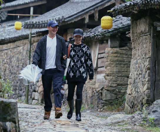 谢楠晒6岁儿子手臂线条