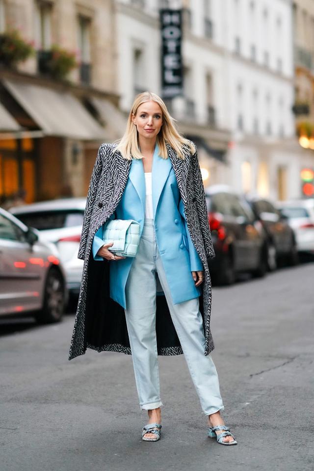 穿西装大衣如何营造焦点 学会成熟女性的穿搭 年纪越大越有韵味 衬衫 服装 牛仔裤 西装 大衣 穿搭