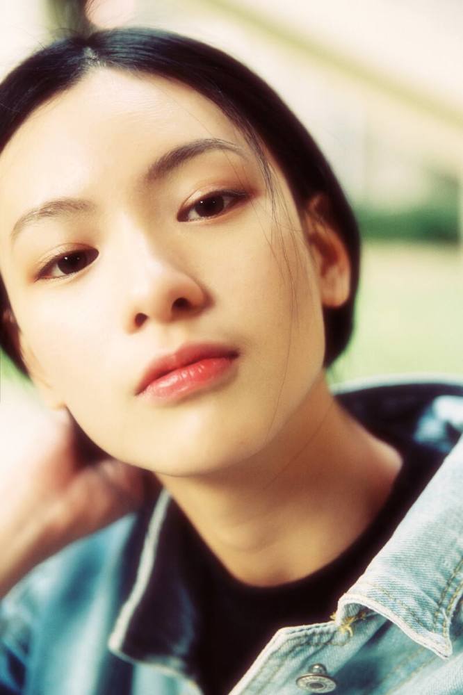 附:莘芹的扮演者是邱天,1999年生人,重庆人.