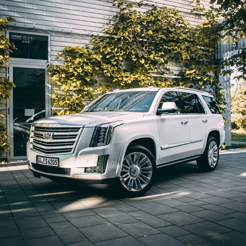 美式豪华全尺寸suv,行走的荷尔蒙凯迪拉克凯雷德_腾讯新闻