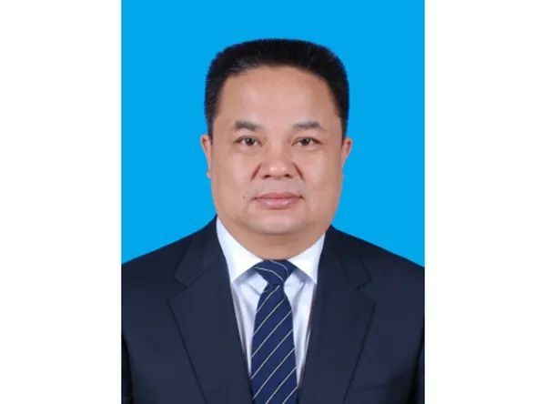 韶关廉信11月13日通报,新丰县人民政府原党组成员,副县长潘小定因严重