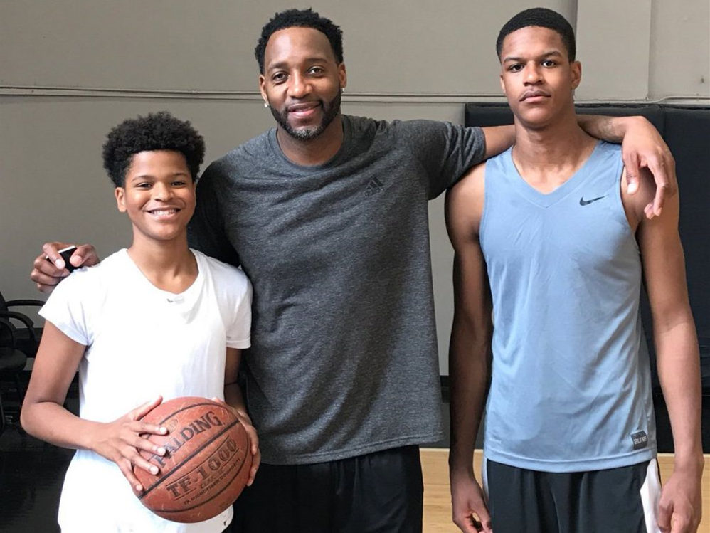 奥尼尔撩妹被儿子发现球迷父子俩审美风格一致