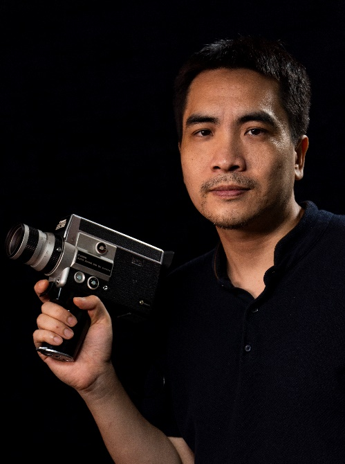 李云波导演您如何看待电影的艺术风格与商业性之间的关系?