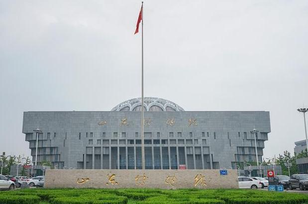 实际上,除了大明湖,"包头泉"等标志性景点,还有济南千佛山,山东博物馆