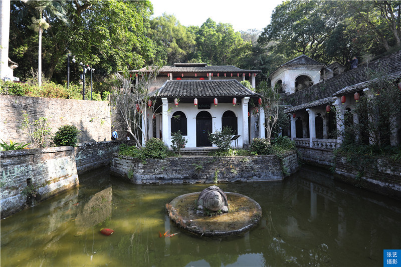 吕芋农死后,庄园充公,被自治区列为重点文物保护单位,自治区重点旅游