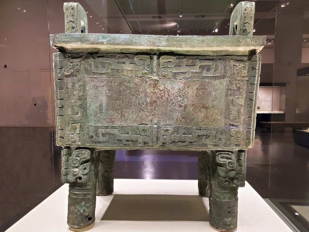 国家博物馆之古代中国基本陈列:夏商西周时期的青铜与玉石_腾讯新闻