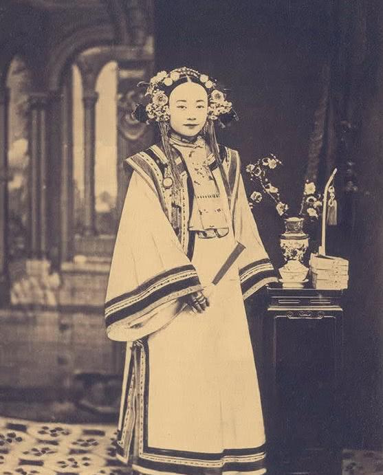 清朝是距离现代最近的一个朝代,也是被人们最好奇的朝代.