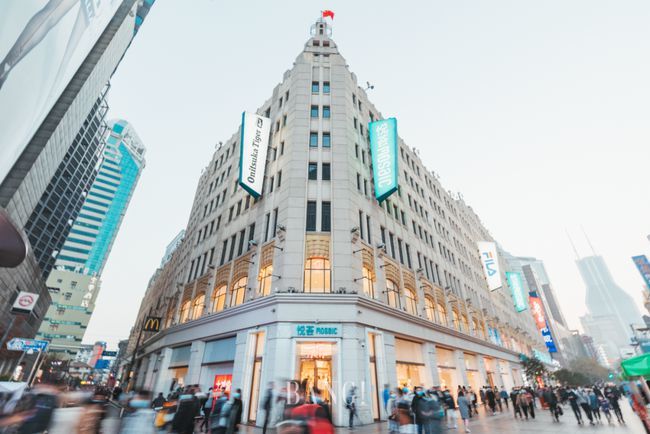 潮酷打call龙霸屏上海悦荟广场百变双旦重磅启幕