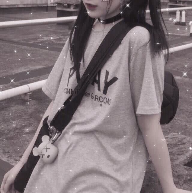 仙女系不露脸女生头像衣服破了可以缝人心碎了只有疼