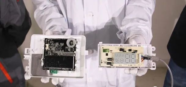 拆开空调，看看价格相差几百的区别  第8张