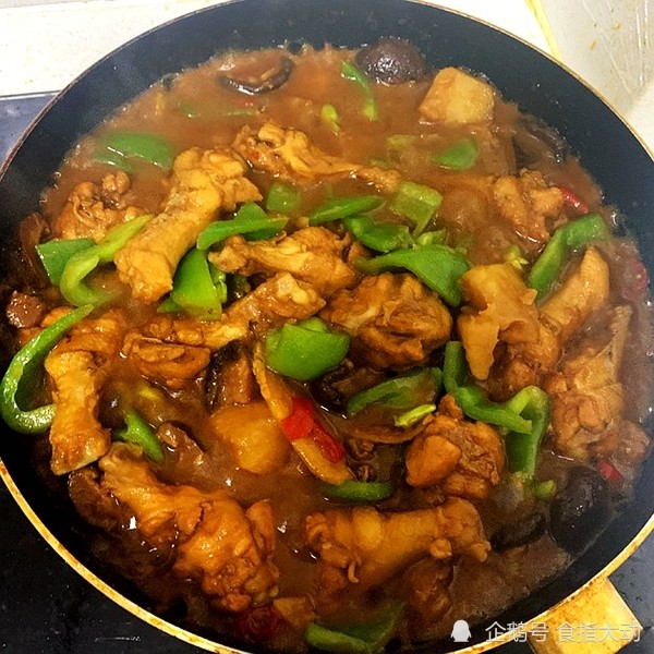 气温骤降,适合吃点热乎乎的解馋下饭菜,连汤带水,吃着真舒服!