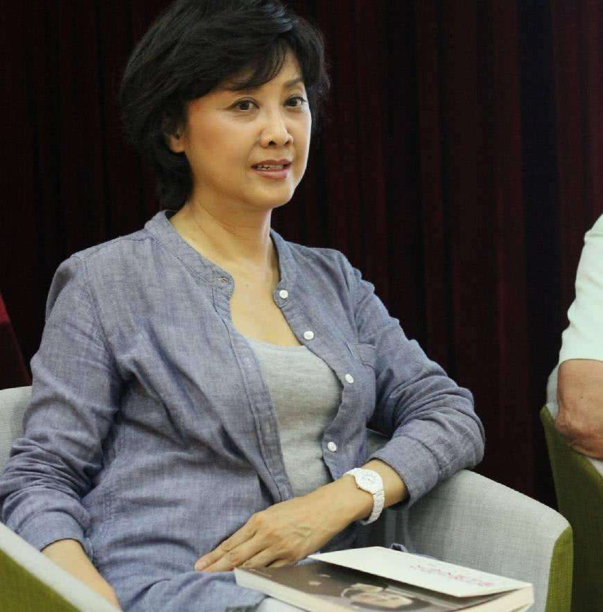 曾是西游记第一美女,被传和唐僧假戏真做,如今68岁