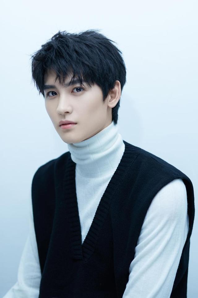 鱼死网破曝黄俊捷房事录音女生再发文欲自杀要对方担上杀人罪名