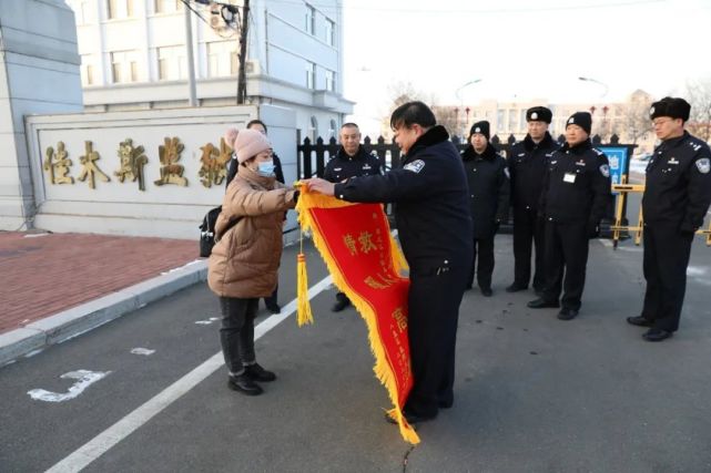 佳木斯上演真實版速度與激情與死神賽跑20分鐘