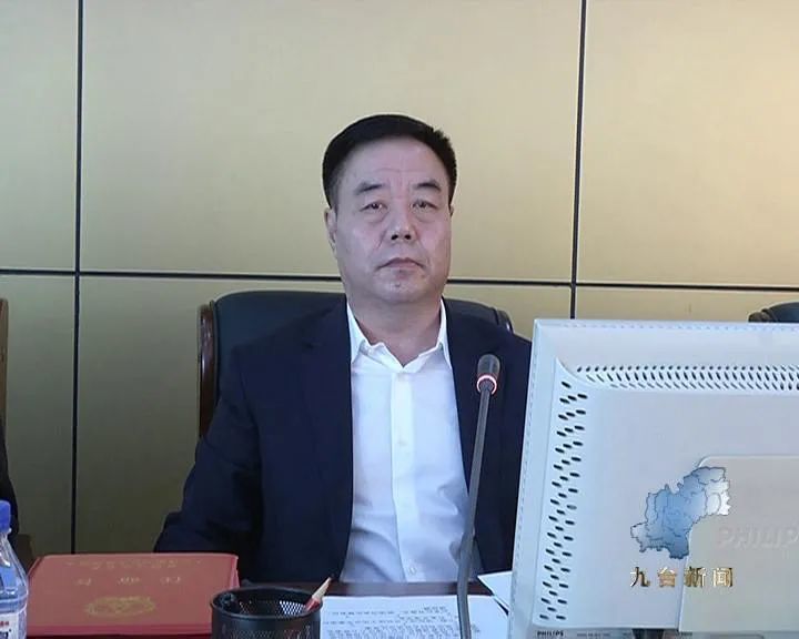 区领导李国辉,佟庆辉,杨宝玉,张纹阁列席会议.